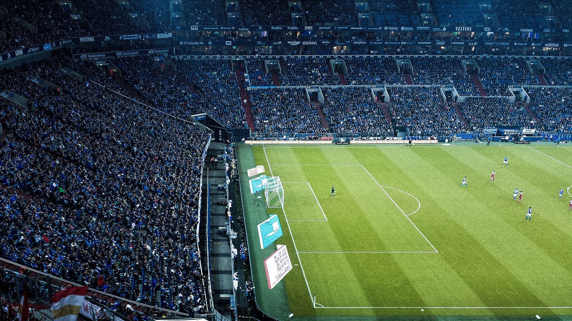 德甲裁判争议不断，这次裁判判决引发轩然大波，德甲 打架